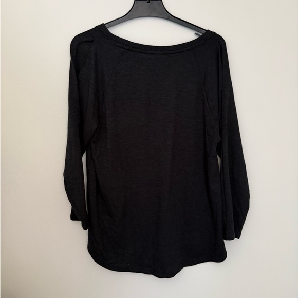 GAP Women's Black Long Sleeve Tee - Picture 3 of 6